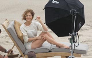 Jennifer Lopez feet photo thumbnail