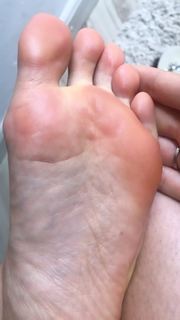 Alaine Crissiê feet photo thumbnail