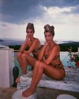 Kendall Jenner feet photo thumbnail