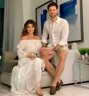 Paula Fernandes feet photo thumbnail