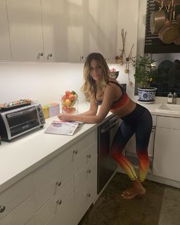 Kelly Bensimon feet photo thumbnail