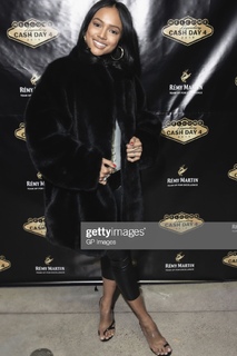 Karrueche Tran feet photo thumbnail