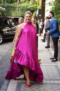 Iskra Lawrence feet photo thumbnail