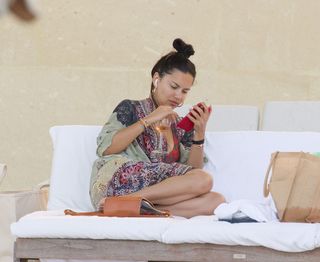 Adriana Lima feet photo thumbnail