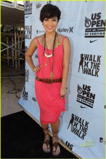 Vanessa Hudgens feet photo thumbnail
