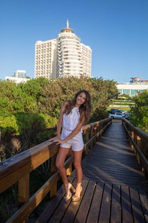 Carolina Ardohain feet photo thumbnail