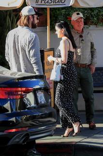 Ariel Winter feet photo thumbnail