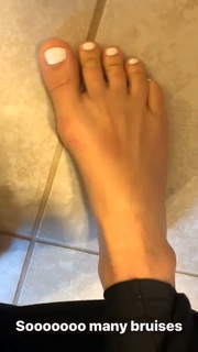 Paige VanZant feet photo thumbnail