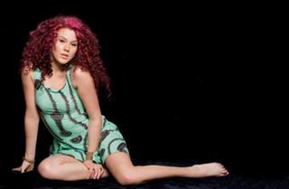Joss Stone feet photo thumbnail