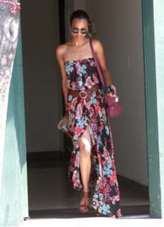 Zoe Saldana feet photo thumbnail