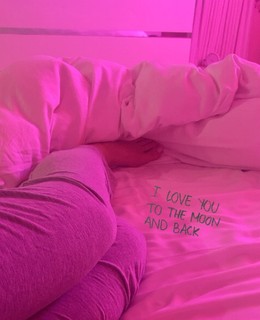 Kylie Jenner feet photo thumbnail
