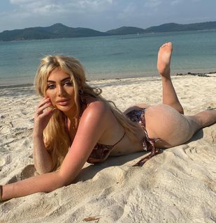 Chloe Ferry feet photo thumbnail