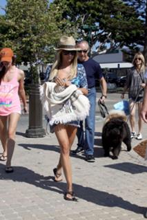 Ashley Tisdale feet photo thumbnail