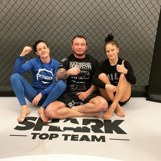 Karolina Kowalkiewicz feet photo thumbnail