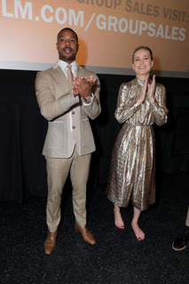 Brie Larson feet photo thumbnail