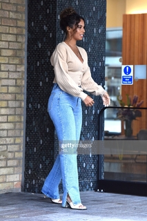 Rochelle Humes feet photo thumbnail