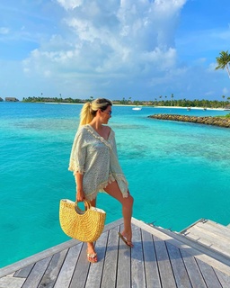 Renata Fan feet photo thumbnail