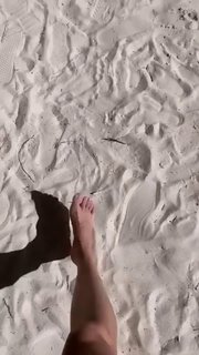 Xenia Tchoumitcheva feet photo thumbnail