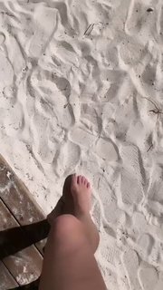 Xenia Tchoumitcheva feet photo thumbnail