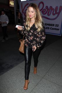 Lauren Conrad feet photo thumbnail
