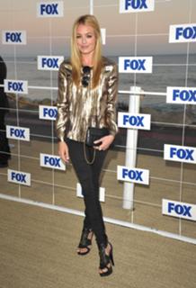 Cat Deeley feet photo thumbnail