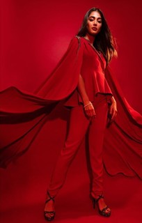 Pooja Hegde feet photo thumbnail