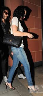 Katy Perry feet photo thumbnail