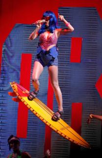 Katy Perry feet photo thumbnail