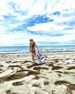 Lívia Andrade feet photo thumbnail