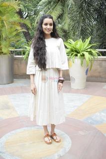 Shraddha Kapoor feet photo thumbnail
