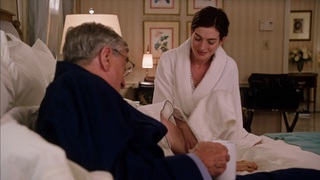 Anne Hathaway feet photo thumbnail