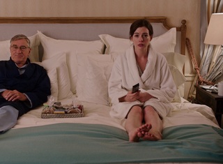 Anne Hathaway feet photo thumbnail