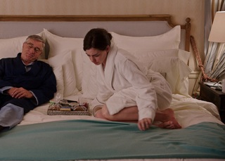 Anne Hathaway feet photo thumbnail