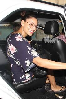 Bipasha Basu feet photo thumbnail