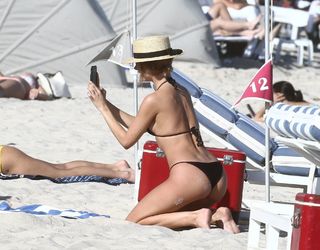 Kimberley Garner feet photo thumbnail