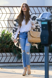 Sofía Vergara feet photo thumbnail