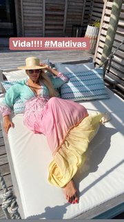 Renata Fan feet photo thumbnail