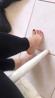 Alaine Crissiê feet photo thumbnail