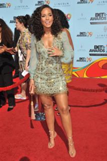 Alicia Keys feet photo thumbnail