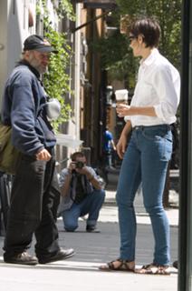 Katie Holmes feet photo thumbnail