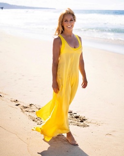 Denise Austin feet photo thumbnail