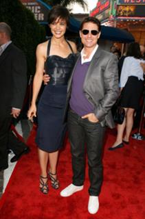 Katie Holmes feet photo thumbnail