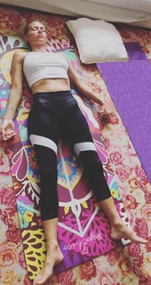 Nicole Neumann feet photo thumbnail