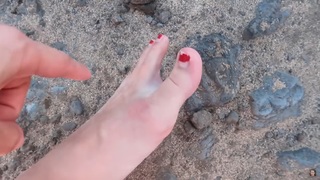 Colleen Ballinger feet photo thumbnail