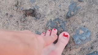 Colleen Ballinger feet photo thumbnail