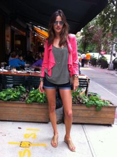 Alessandra Ambrosio feet photo thumbnail