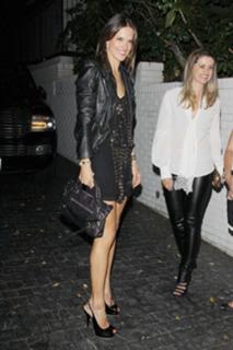 Alessandra Ambrosio feet photo thumbnail