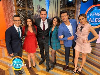 Cynthia Rodríguez feet photo thumbnail