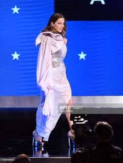 Kate Beckinsale feet photo thumbnail