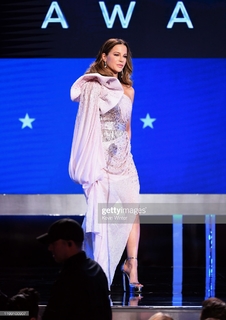 Kate Beckinsale feet photo thumbnail